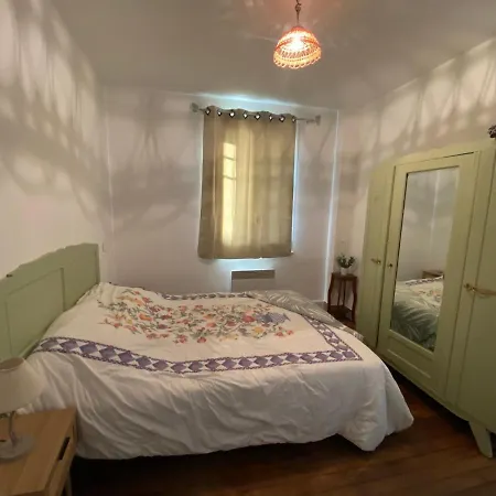 Proche Du Stade Omnisports Et A Pied Du *