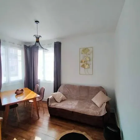 Proche Du Stade Omnisports Et A Pied Du *