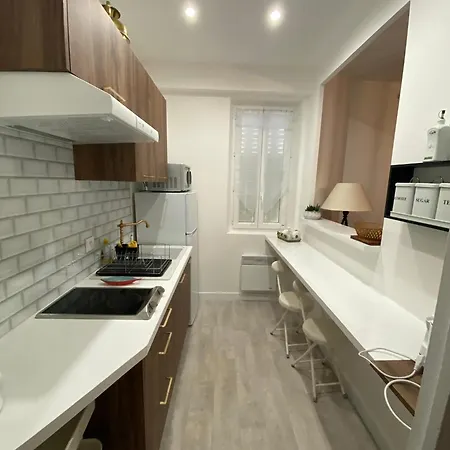 Proche Du Stade Omnisports Et A Pied Du *