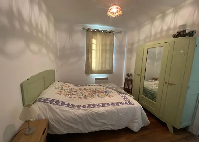 Proche Du Stade Omnisports Et A Pied Du *