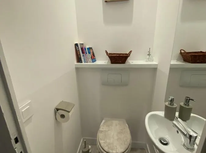 Proche Du Stade Omnisports Et A Pied Du