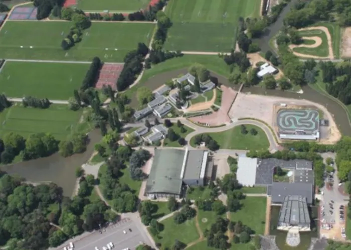 Proche Du Stade Omnisports Et A Pied Du Lejlighed