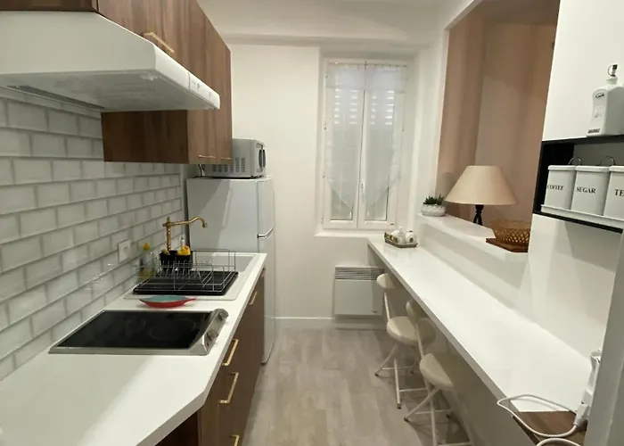 Proche Du Stade Omnisports Et A Pied Du *